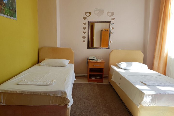 Room 7 of 24