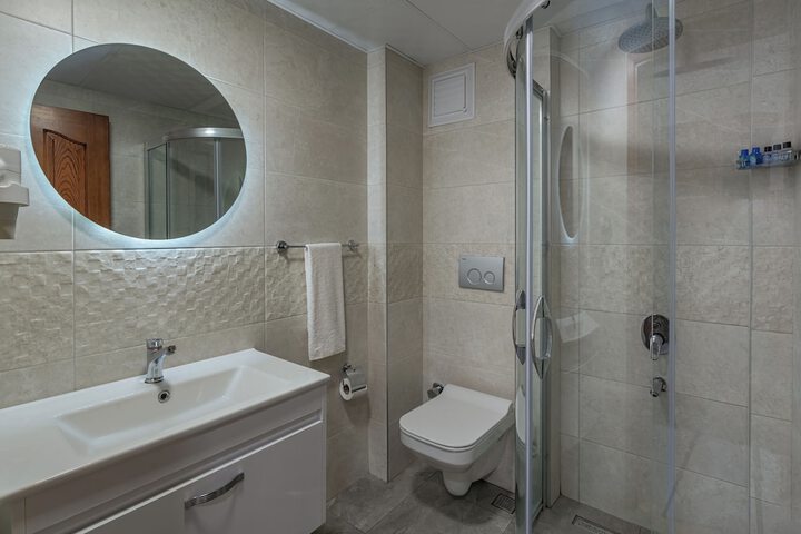Room 30 of 104