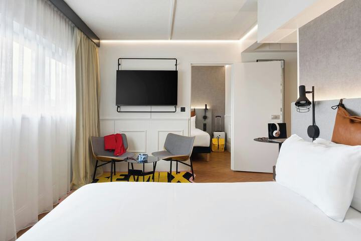 Room 18 of 40