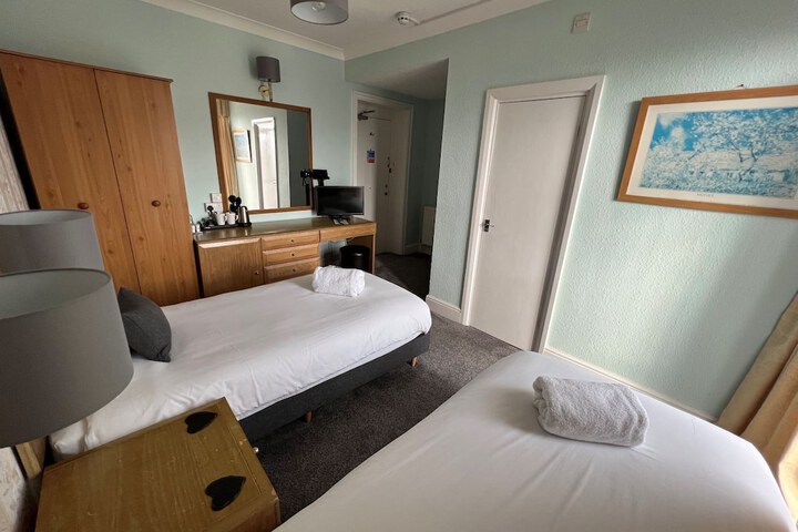 Room 5 of 54