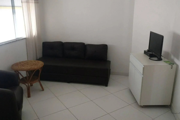 Room 4 of 16