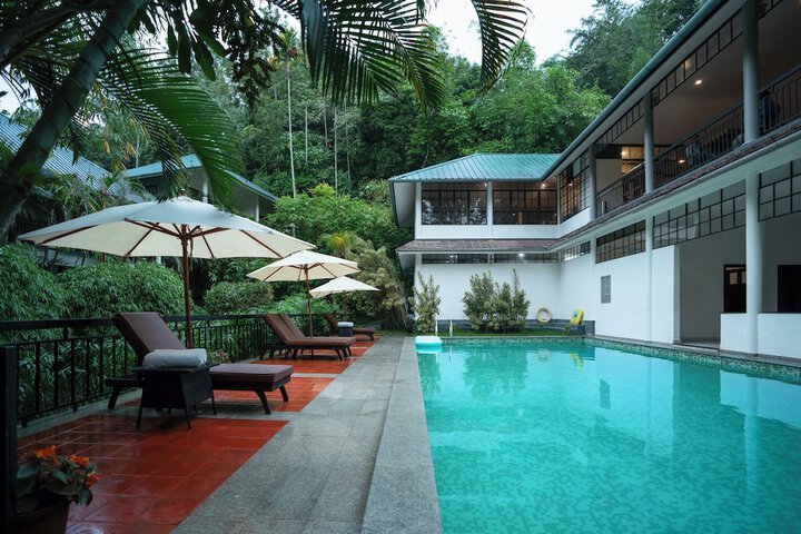 Pool 49 of 76
