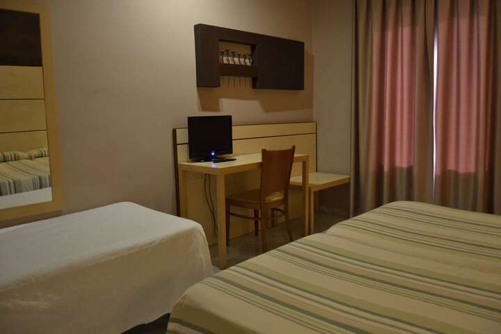 Room 10 of 30