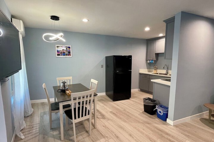 Room 3 of 89