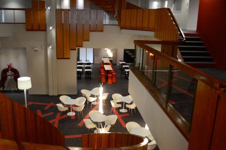 Entrance & Lobby