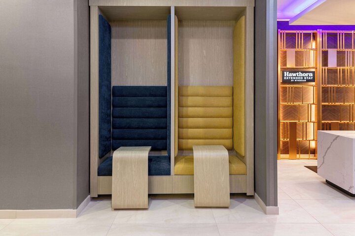 Business Center 27 of 29