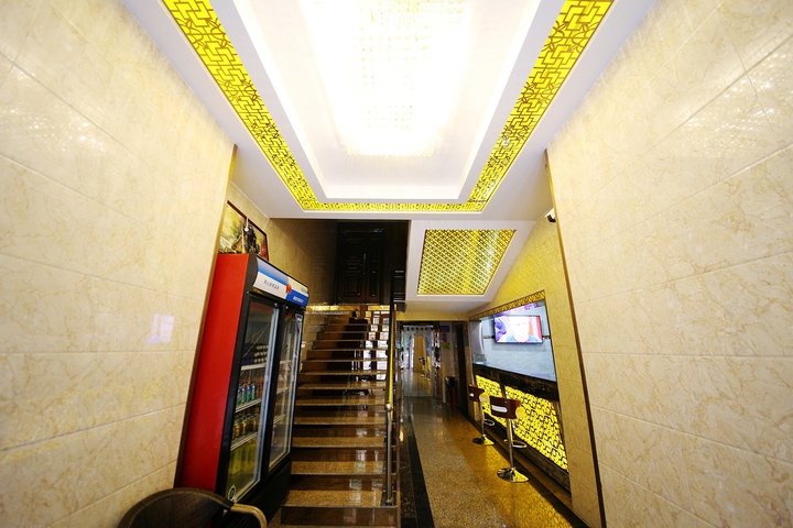 Hotel Interior 9 of 31