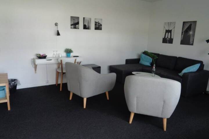Room 13 of 28