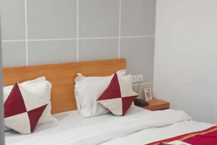 Room 8 of 14