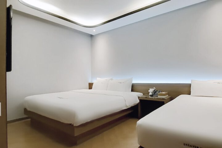 Room 28 of 89