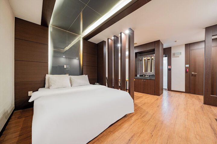 Room 25 of 50