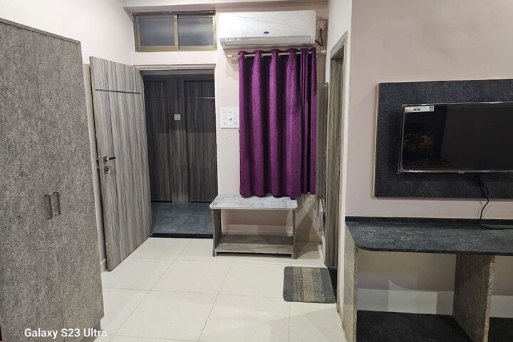 Room 15 of 28
