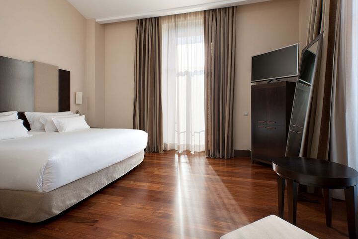 Room 21 of 118