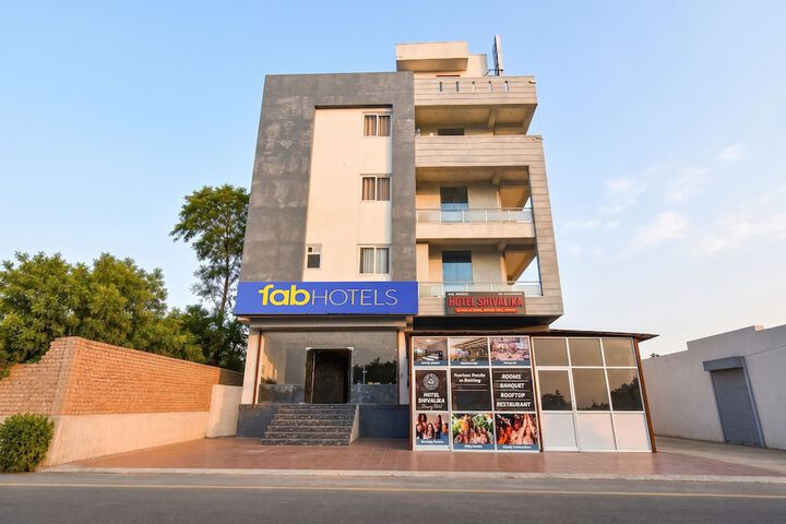 Fabhotel Shivalika