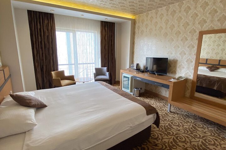 Room 6 of 43