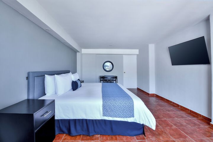 Room 9 of 51