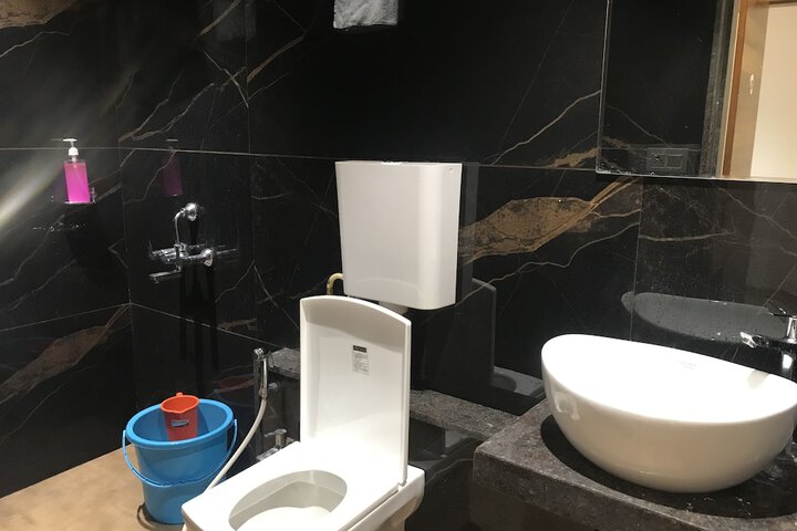 Room 14 of 27