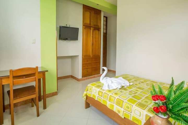 Room 5 of 32