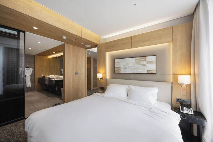 Room 10 of 50