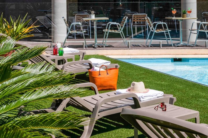 Pool Hotel