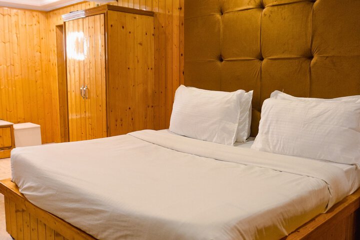 Room 14 of 50