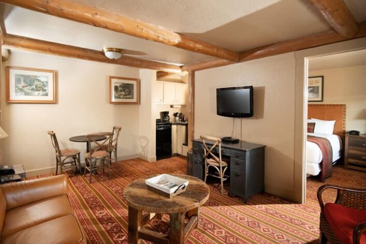 Room 21 of 63