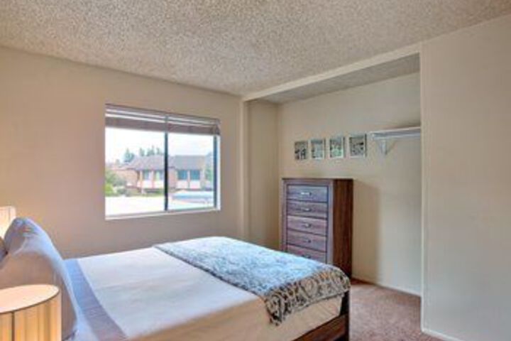Room 9 of 16