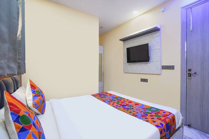 Room 14 of 33