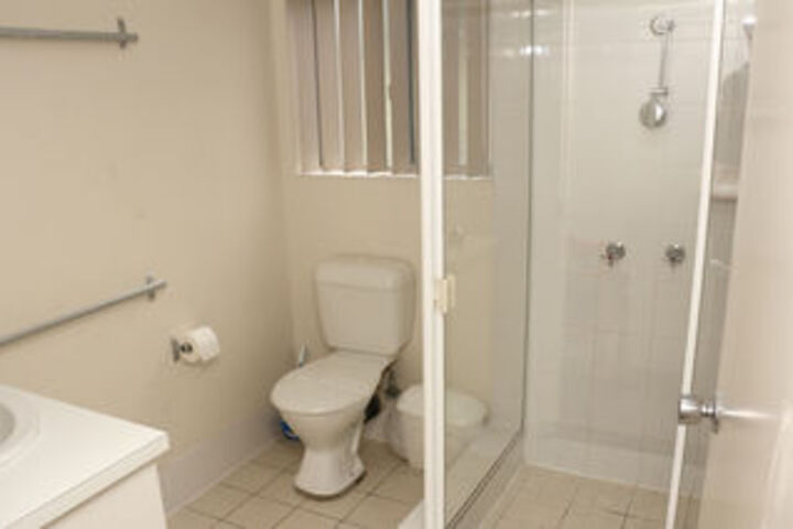 Room 2 of 72