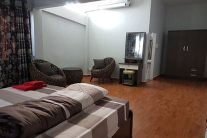 Room 37 of 43