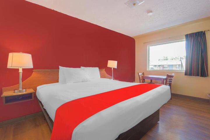 1 King Bed (11 of 11)