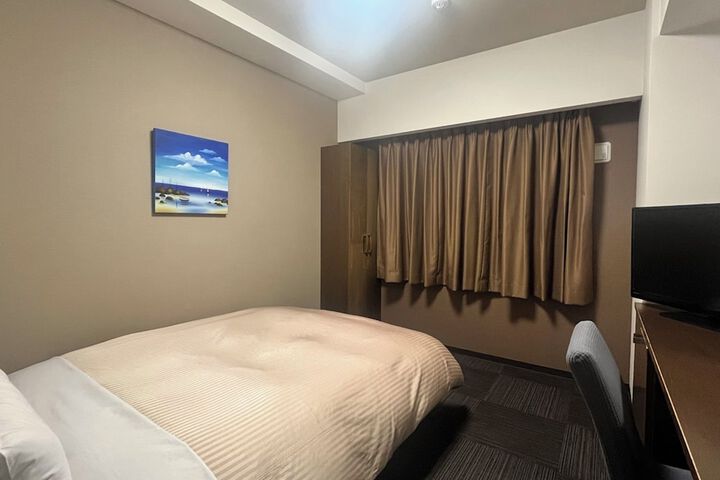 Room 5 of 26