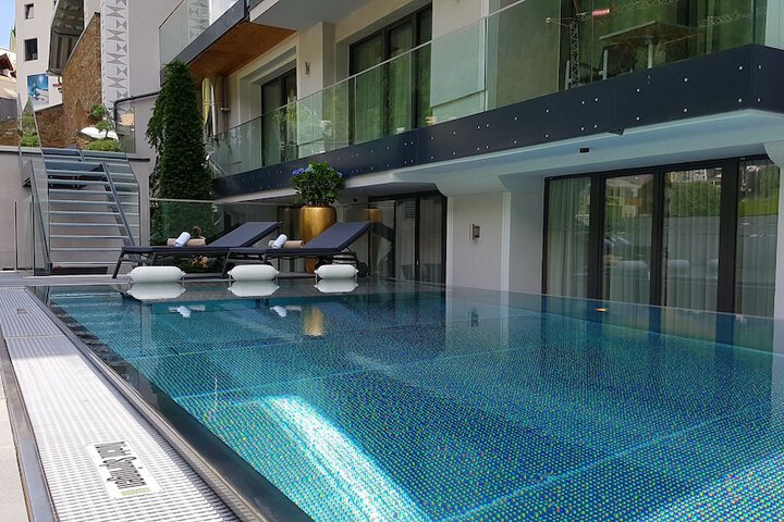 Pool 67 of 117