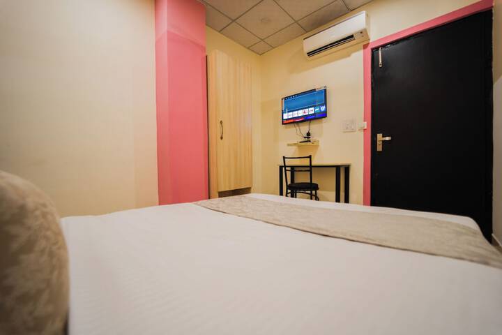 Room 17 of 25