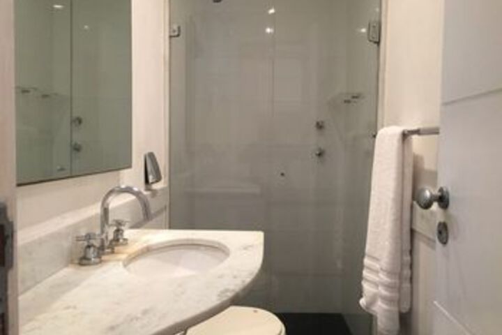 Room 5 of 17