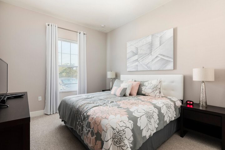 Room 2 of 32