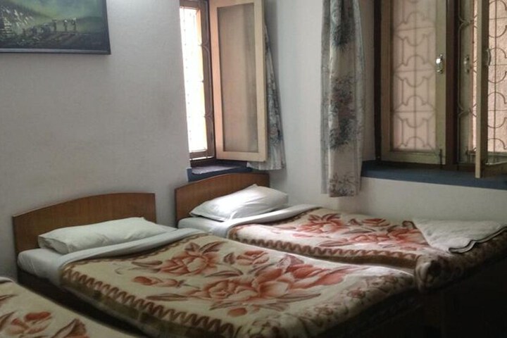 Room 4 of 40