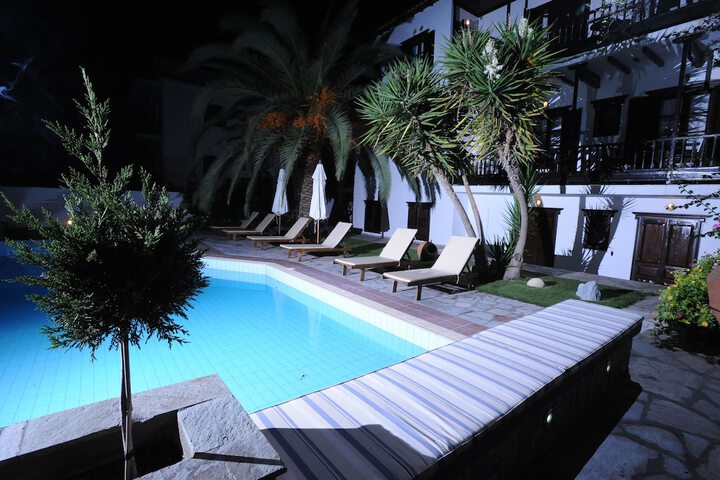 Pool 30 of 47