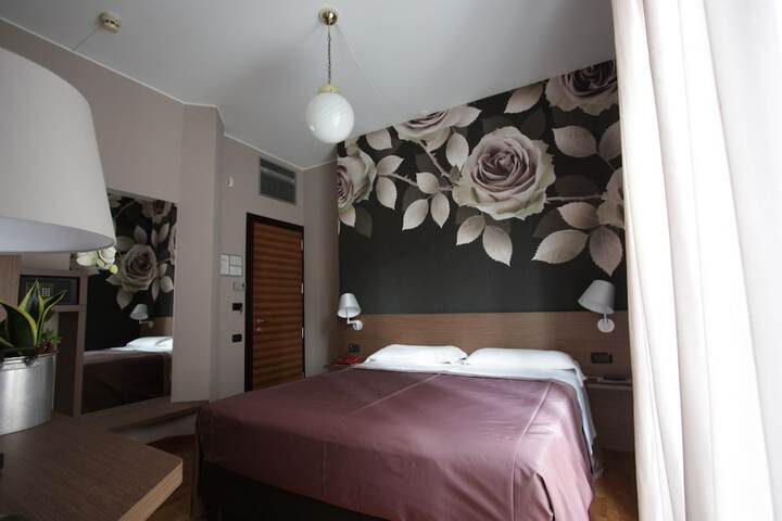 Room 28 of 60