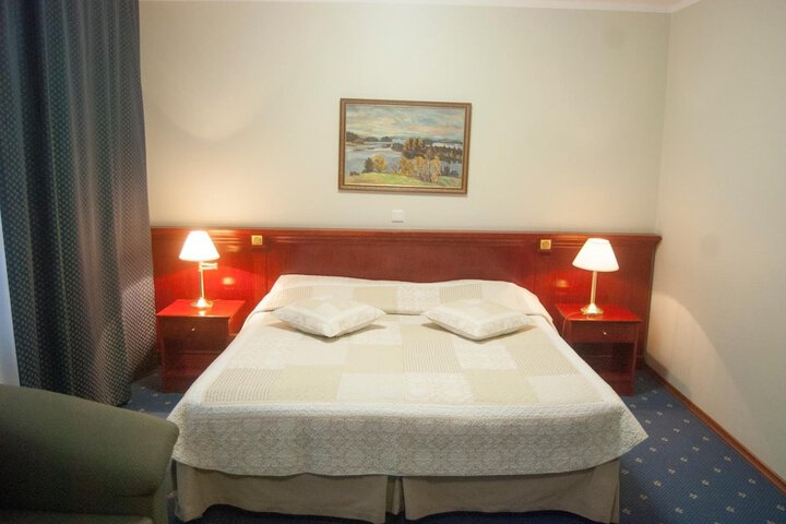Room 9 of 45