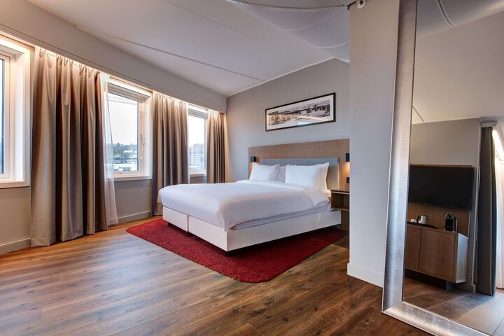 Room 28 of 70
