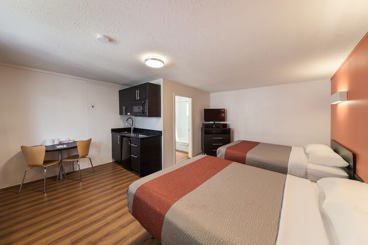 Room 17 of 46