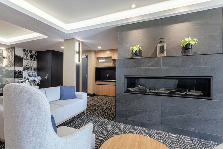Entrance & Lobby
