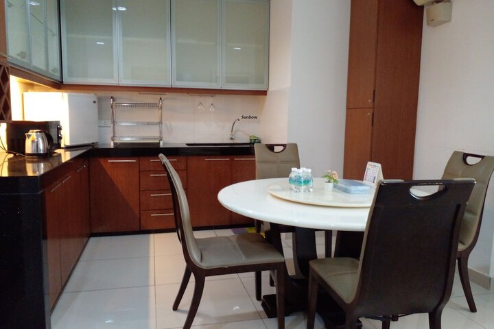 Room 27 of 87