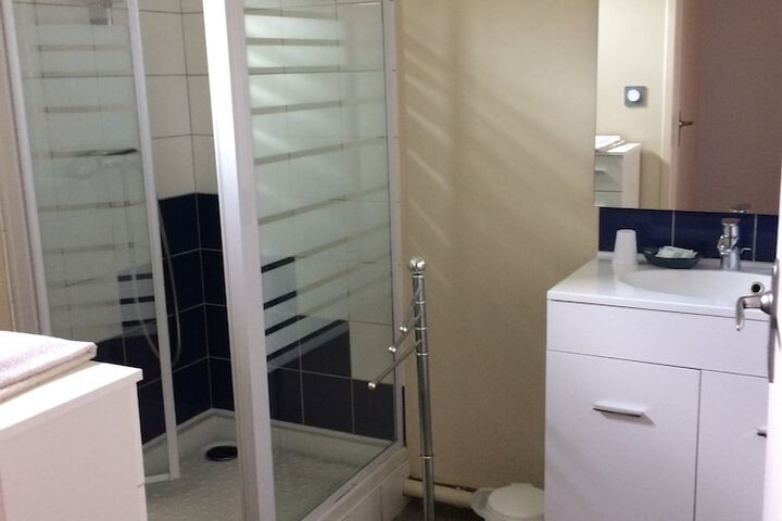 Room 10 of 29