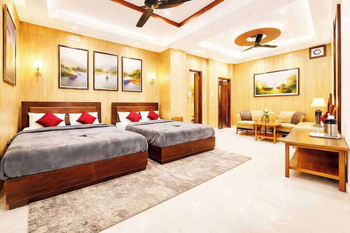 Room 15 of 22