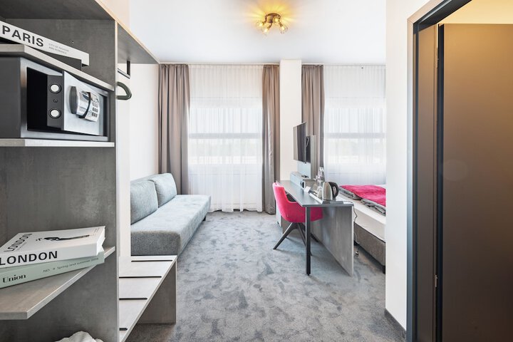 Room 26 of 40