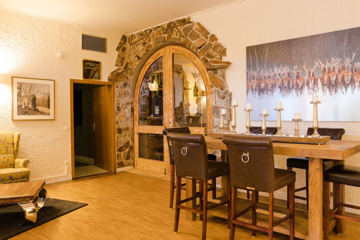 Lounge 60 of 89