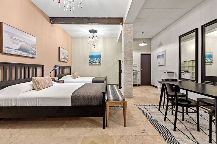 Room 22 of 68