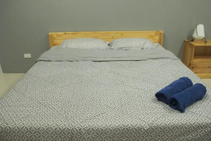 Room 4 of 15